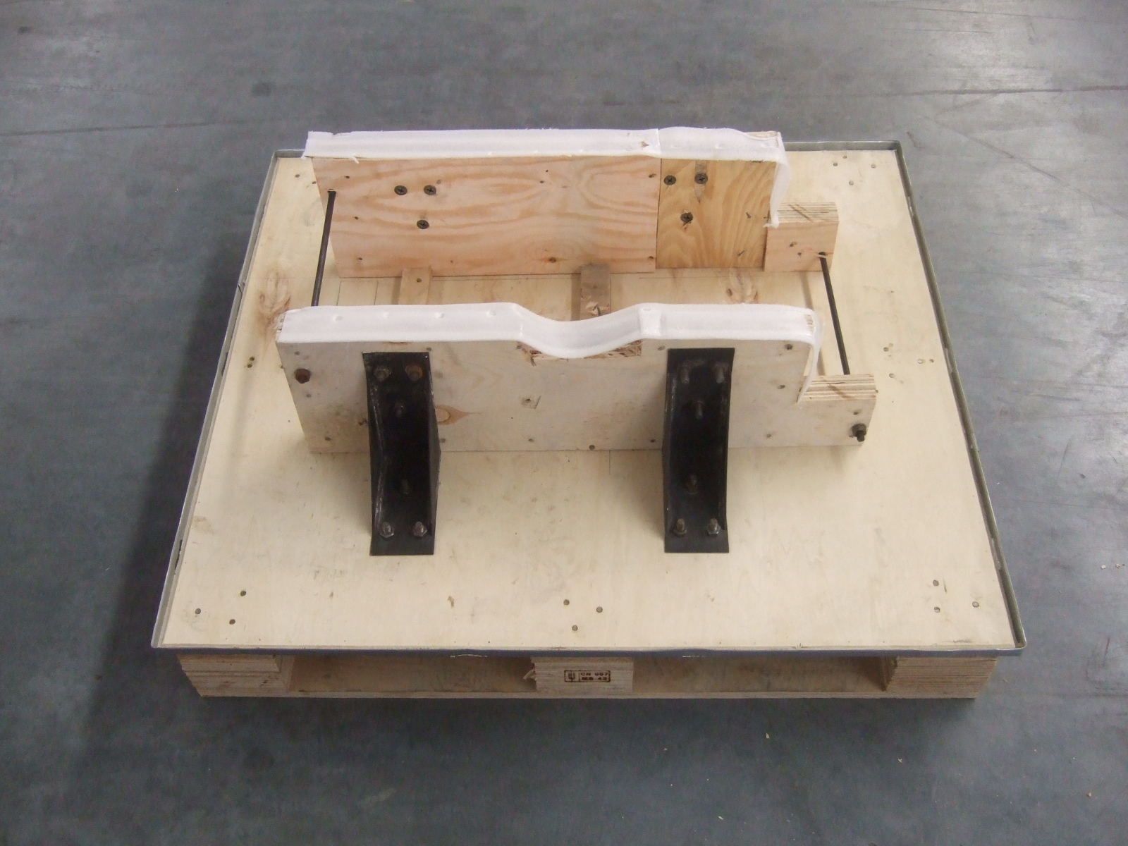 4B出口發(fā)動(dòng)機(jī)托架