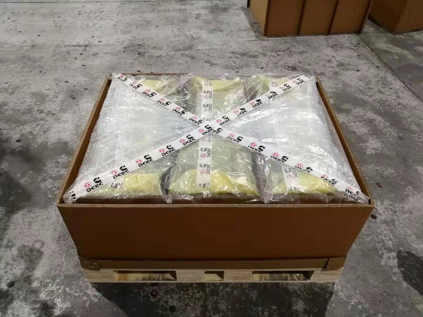 6C缸體紙箱包裝1